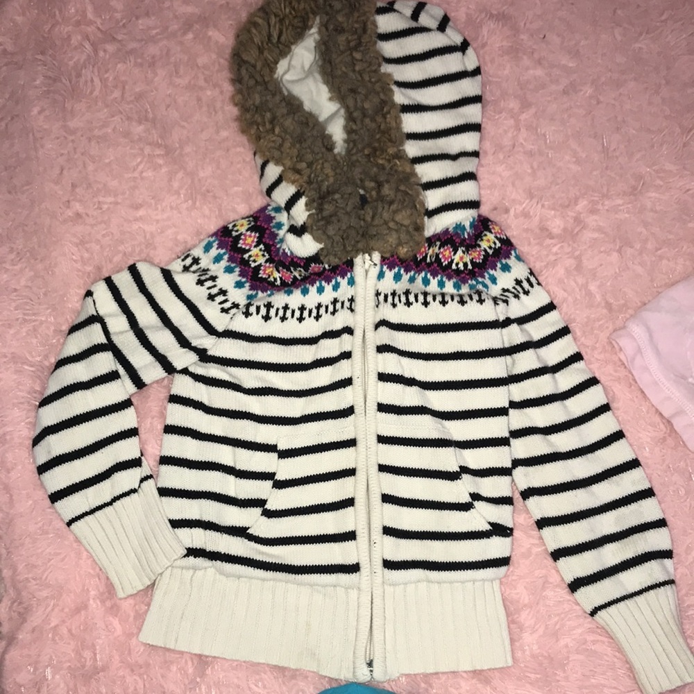 Girls 4T bundle - Picture 2 of 6
